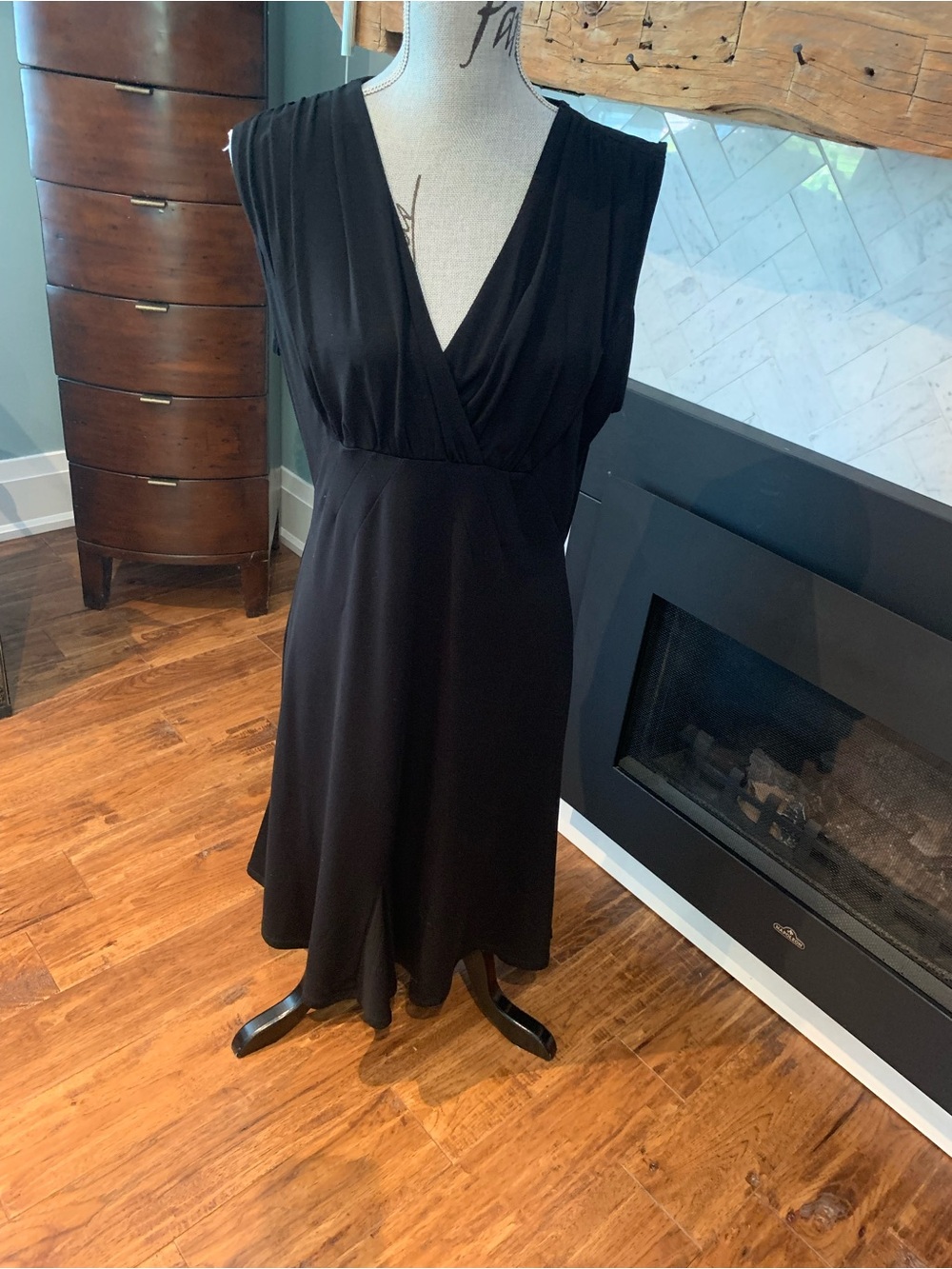 Jump Black Sleeveless V-Neck Midi Dress